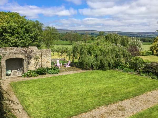 Flanders Hall West Burton Экстерьер фото